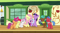 Main ponies, CMCs, Biscuit, and Spur laughing S9E22