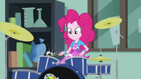 Pinkie starts playing her drums EG3