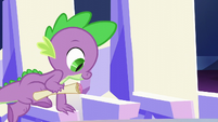 Spike hops into his throne S6E1