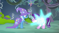 Starlight Glimmer teleporting away from Trixie S7E17