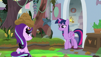 Twilight entering the destroyed classroom S9E20