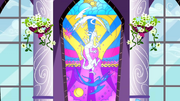 Vitral de Celestia e Luna derrotando Discórdia T2E01