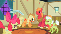 Applejack 'we're mighty proud' S2E06