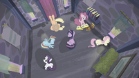 Mane 6 sit in the house S5E02