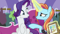 Sassy insists Rarity to visit Sweetie Belle S7E6