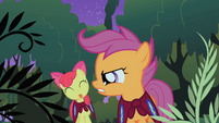 Apple Bloom sticks her tongue out at Scootaloo S1E17