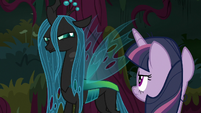 Chrysalis looking suspicious at fake Twilight S8E13