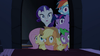 Main ponies find the Pony of Shadows S4E03