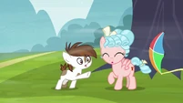 Pipsqueak's kite gets blown out of his hooves S8E12