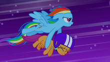 Rainbow Dash saves Scootaloo S03E06