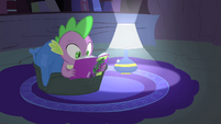 Spike reading his comic S4E6