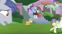 Twilight and Neighsay surrounded by chaos S8E1