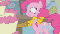 Gilda grabs Pinkie by the neck S1E05