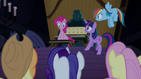 Pinkie Pie helping with her friends' "party" S4E03