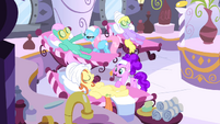 Ponies at the spa S4E14