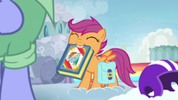 Scootaloo presents her Rainbow Dash scrapbook S7E7