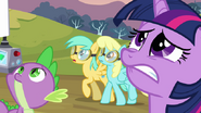 640px-Twilight, Spike and two pegasi looking up S2E22