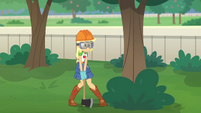 Applejack's tree-cutting is interrupted EGDS29