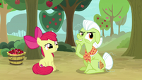 Granny telling Apple Bloom a story S9E10