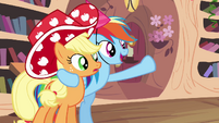 Rainbow Dash "help her with her laundry" S4E04