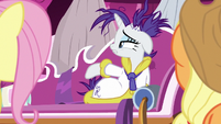 Rarity "can't shine as I once did" S7E19