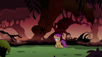 Scootaloo walking S3E06