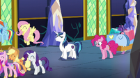 Shining Armor looks back at Pinkie S5E19