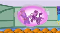 Twilight's power is so high, it caused all the examiners to levitate!