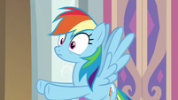 Rainbow Dash feels something pull on her tail S8E13