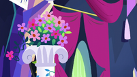 Rarity's decorations S5E3