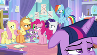 Twilight's friends worried about her S9E25