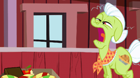 Granny Smith about to sneeze S3E8