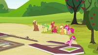 Pinkie Pie arrives S3E03