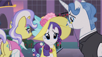 How can Fancy Pants not notice Rarity's cuteness?