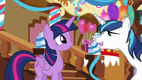 Shining Armor backing away from Twilight S5E19