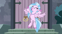 Silverstream "this place has everything!" S8E2