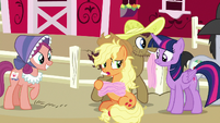 Applejack "the Sweet Apple Admirers" S7E14