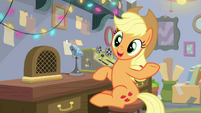 Applejack greeting her friends BGES3