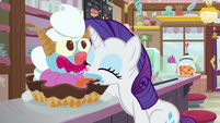 Rarity pigging out on ice cream S7E6