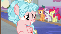 Cozy Glow giving Crusaders a fake smile S8E26