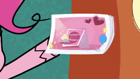 Pinkie's first photo of Dolores the oven PLS1E10a