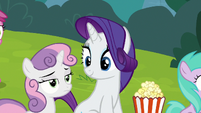 Rarity looking at bored-looking Sweetie Belle S7E6