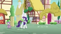 Rarity thanking Spike for his help S7E9.png (981 KB)