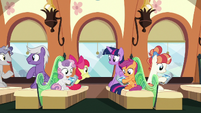 Twilight and Crusaders riding the train S8E6