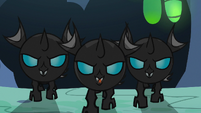 Young changelings advance upon Thorax S7E17