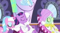 Aloe removes Twilight's mane towel MLPS1