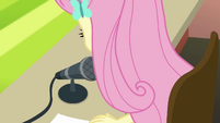 Fluttershy in front of the microphone CYOE2a