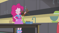 Pinkie's spoon-spinning trick - foreshadowing?