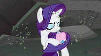 Rarity hugging her tail S8E25