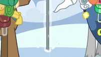 Star Swirl and Rare Find planting a flag S8E16.png (770 KB)